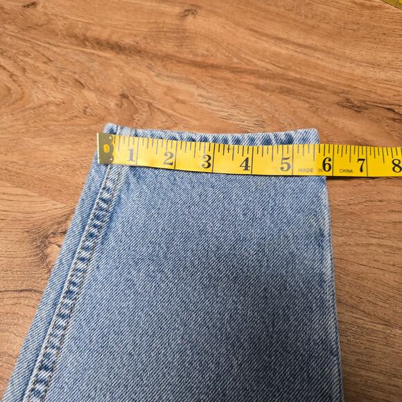 Vintage Levi's 501 Womens Jeans 9 Short Blue Light Wash Relax Fit Tapered Leg - Picture 16 of 16